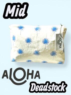 NWT ALOHA Collection MID Mas Palmas Pouch in Cerulean.